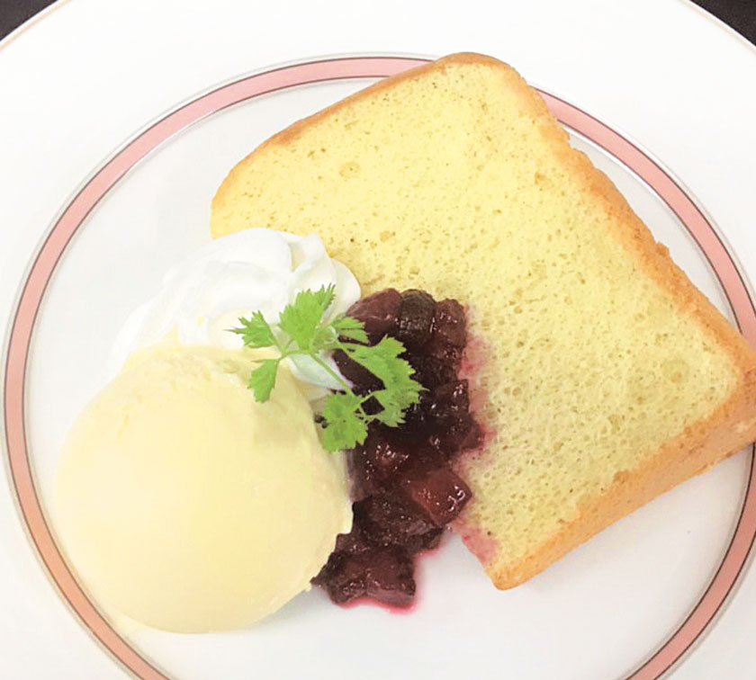 シフォンケーキ MIXベリー&バニラアイス添え